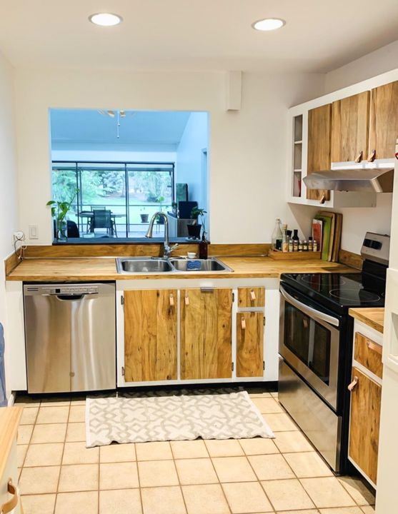 Active With Contract: $6,000 (3 beds, 2 baths, 1183 Square Feet)