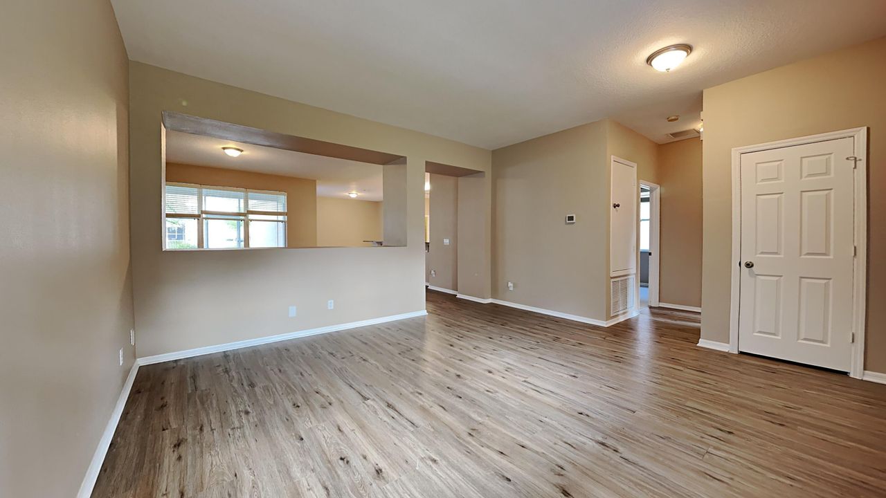 Active With Contract: $378,900 (3 beds, 2 baths, 2096 Square Feet)