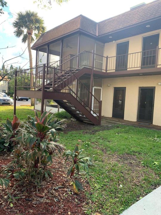 Recently Rented: $1,800 (2 beds, 2 baths, 1040 Square Feet)