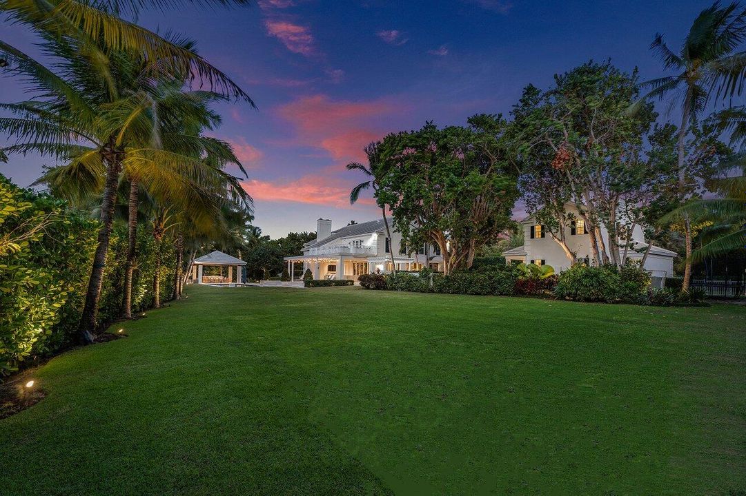 Recently Sold: $8,900,000 (6 beds, 5 baths, 4989 Square Feet)