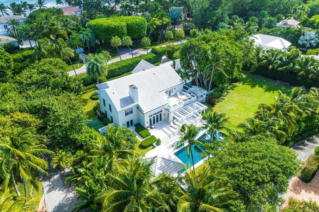 Recently Sold: $8,900,000 (6 beds, 5 baths, 4989 Square Feet)