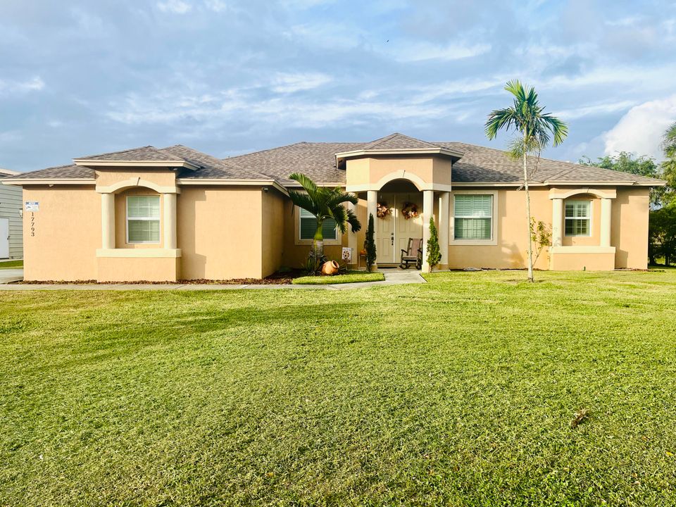 Active With Contract: $749,900 (4 beds, 3 baths, 2315 Square Feet)