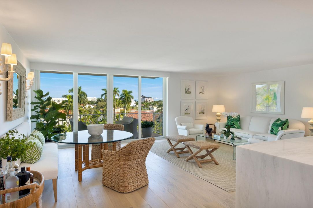 Recently Sold: $3,495,000 (2 beds, 2 baths, 1215 Square Feet)