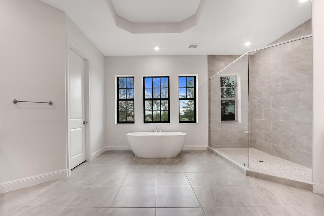 Недавно арендовано: $10,500 (5 спален, 5 ванн, 5373 Квадратных фут)