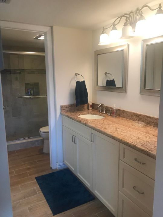 Recently Rented: $4,000 (2 beds, 2 baths, 1305 Square Feet)