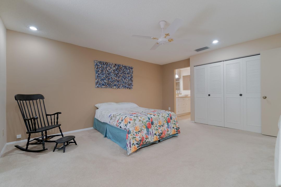 Active With Contract: $248,000 (2 beds, 2 baths, 1298 Square Feet)