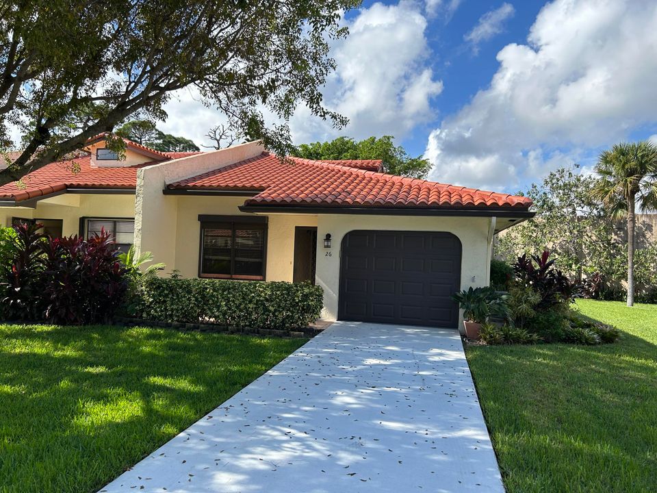 Recently Sold: $270,000 (2 beds, 2 baths, 1074 Square Feet)