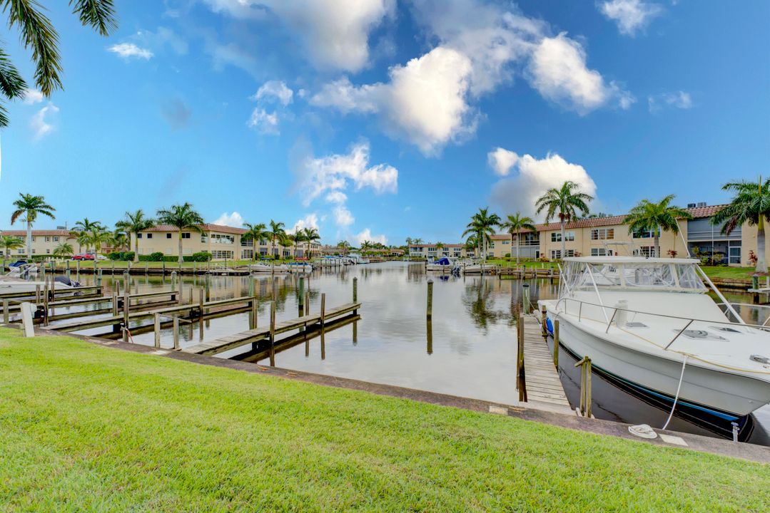 Recently Rented: $1,700 (2 beds, 1 baths, 820 Square Feet)