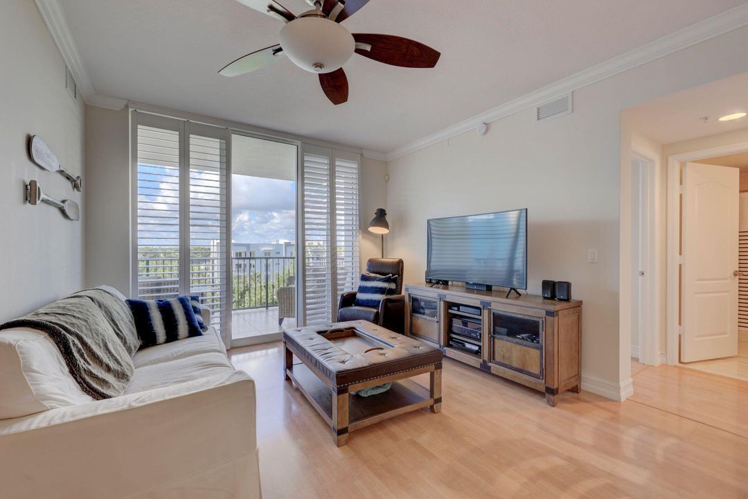 Active With Contract: $7,500 (3 beds, 2 baths, 1560 Square Feet)