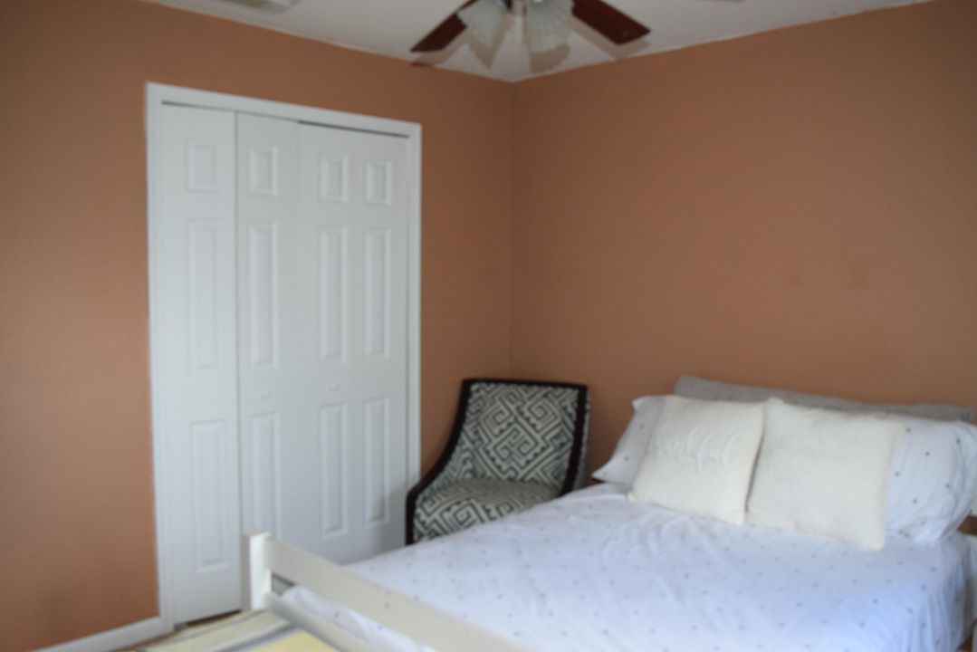 Active With Contract: $2,100 (3 beds, 2 baths, 1395 Square Feet)