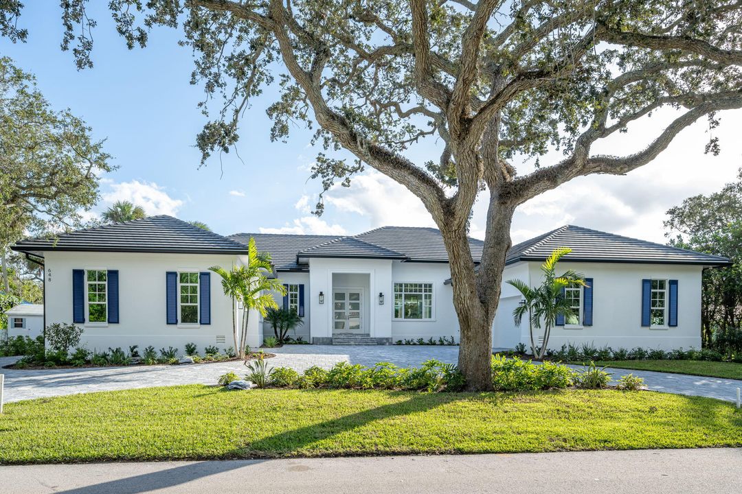 Recently Sold: $5,750,000 (4 beds, 5 baths, 4650 Square Feet)