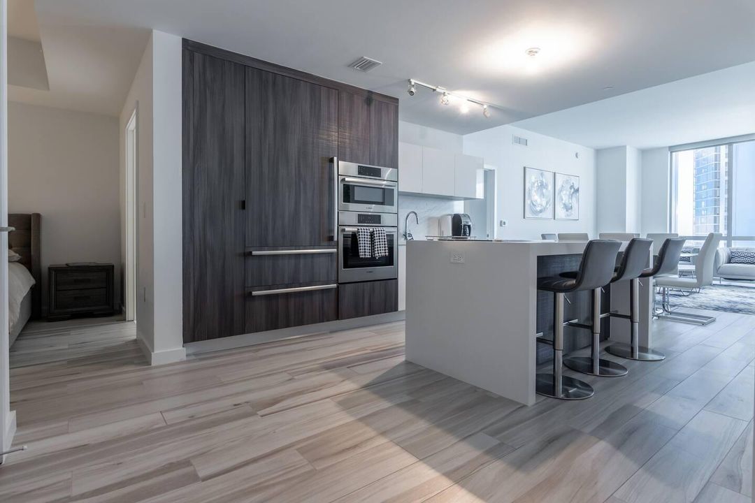 Recently Sold: $1,150,000 (2 beds, 3 baths, 1547 Square Feet)