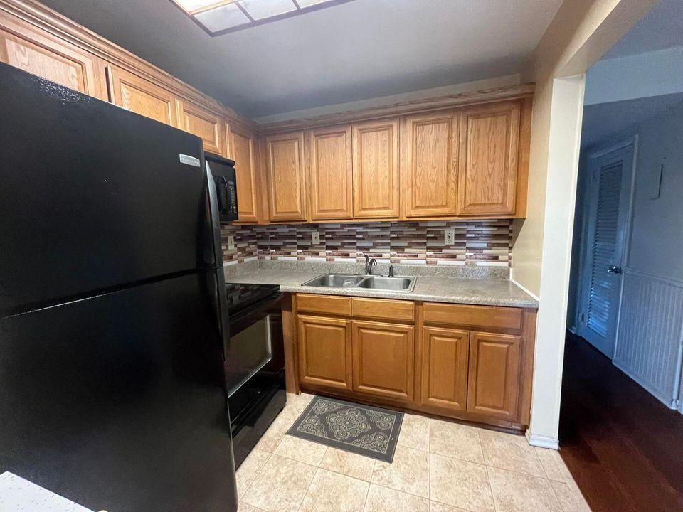 Recently Sold: $82,500 (1 beds, 1 baths, 570 Square Feet)