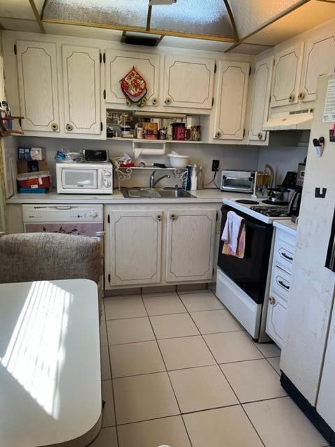 Recently Sold: $125,000 (2 beds, 2 baths, 883 Square Feet)