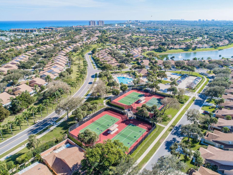 Active With Contract: $1,145,000 (3 beds, 2 baths, 1889 Square Feet)