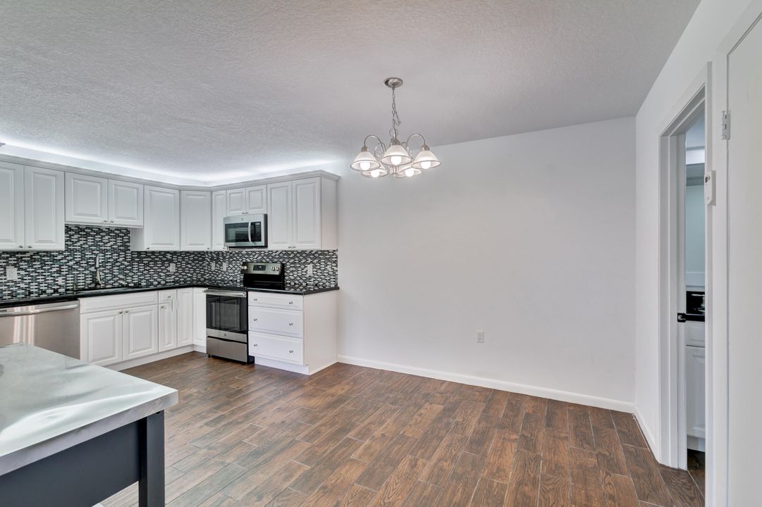 Active With Contract: $429,900 (2 beds, 2 baths, 1596 Square Feet)