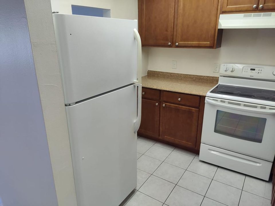 Recently Rented: $1,400 (1 beds, 1 baths, 642 Square Feet)