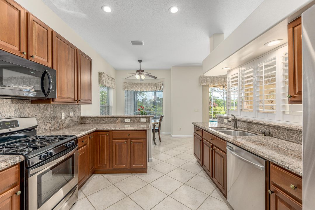 Recently Sold: $650,000 (2 beds, 2 baths, 1907 Square Feet)