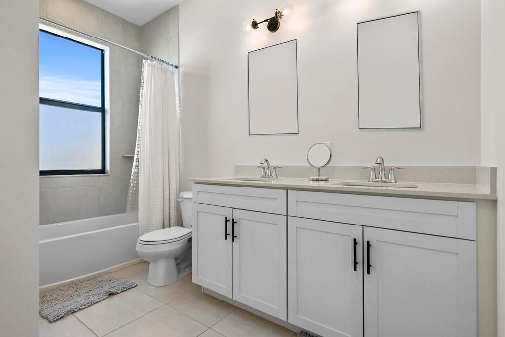 Active With Contract: $3,850 (3 beds, 2 baths, 2214 Square Feet)