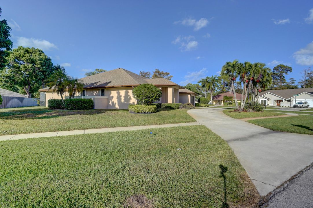 Active With Contract: $5,000 (4 beds, 2 baths, 2638 Square Feet)