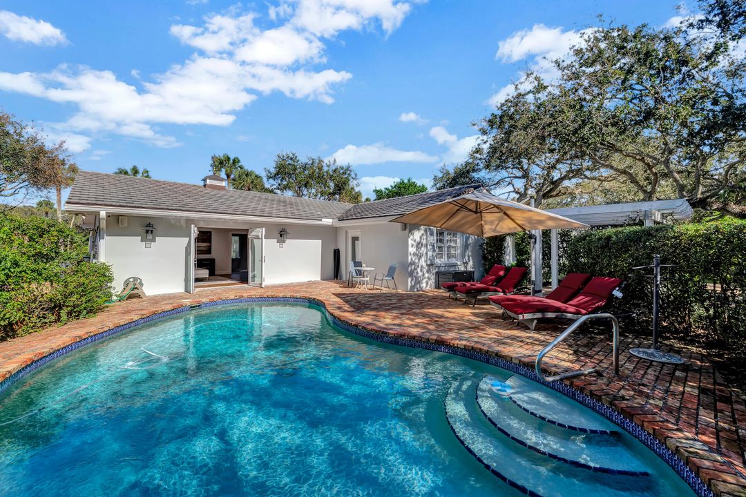 Recently Sold: $4,000,000 (3 beds, 3 baths, 3479 Square Feet)