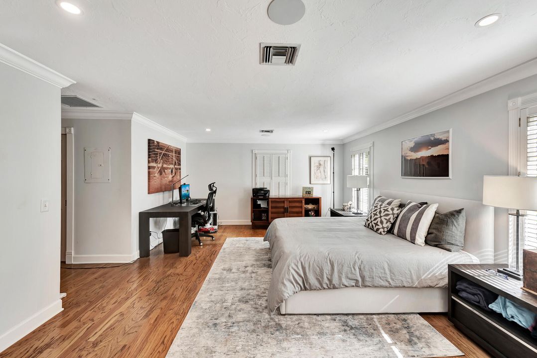 Recently Sold: $4,000,000 (3 beds, 3 baths, 3479 Square Feet)