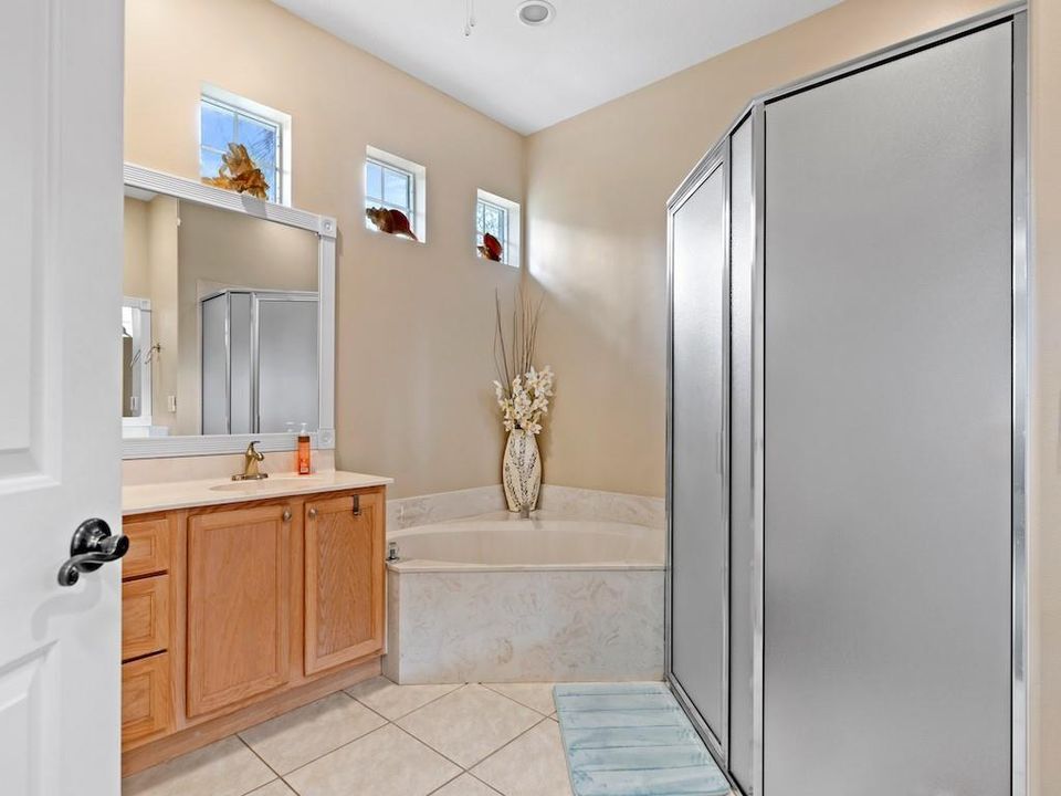 最近售出: $450,000 (3 贝兹, 2 浴室, 1797 平方英尺)