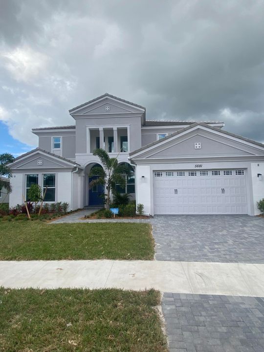 Recently Sold: $853,692 (5 beds, 4 baths, 3977 Square Feet)