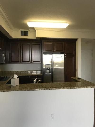 Active With Contract: $1,850 (1 beds, 1 baths, 744 Square Feet)