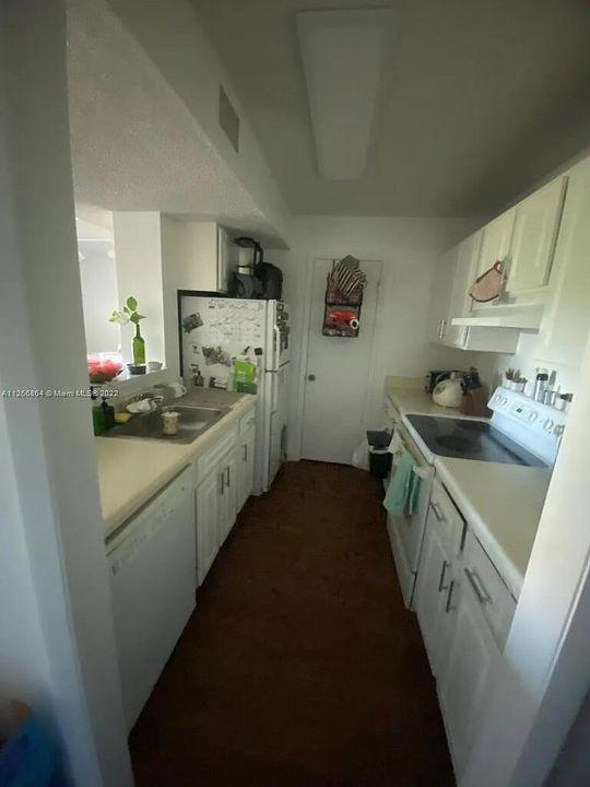 Recently Rented: $2,125 (2 beds, 2 baths, 1148 Square Feet)