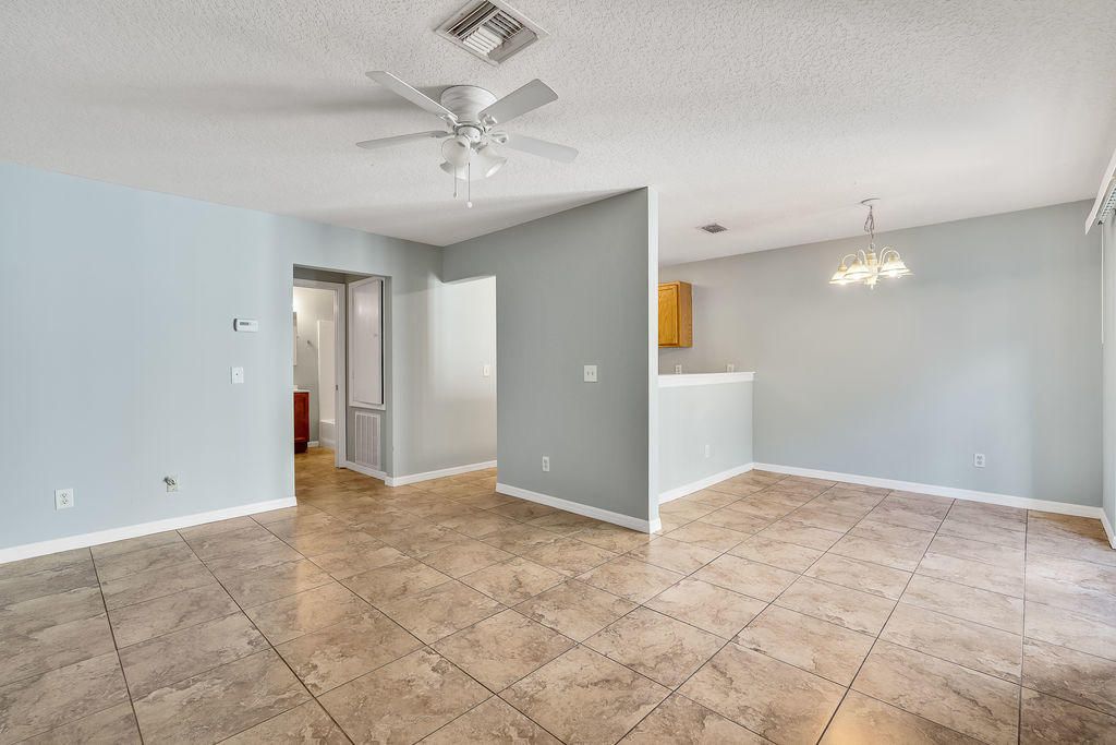 Recently Sold: $145,000 (3 beds, 2 baths, 1102 Square Feet)