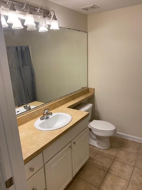 Recently Rented: $1,800 (1 beds, 1 baths, 932 Square Feet)