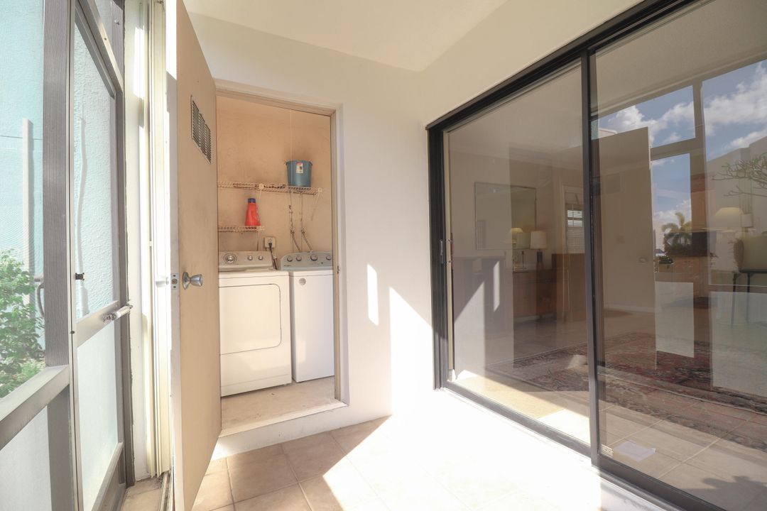 Active With Contract: $229,900 (2 beds, 2 baths, 1048 Square Feet)