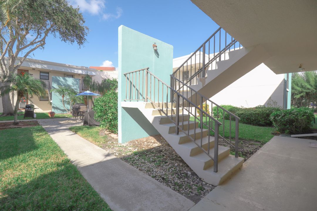 Active With Contract: $229,900 (2 beds, 2 baths, 1048 Square Feet)