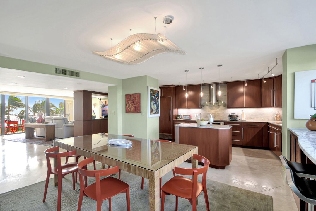 Active With Contract: $1,195,000 (2 beds, 2 baths, 1519 Square Feet)