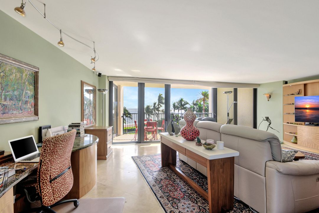 Active With Contract: $1,195,000 (2 beds, 2 baths, 1519 Square Feet)