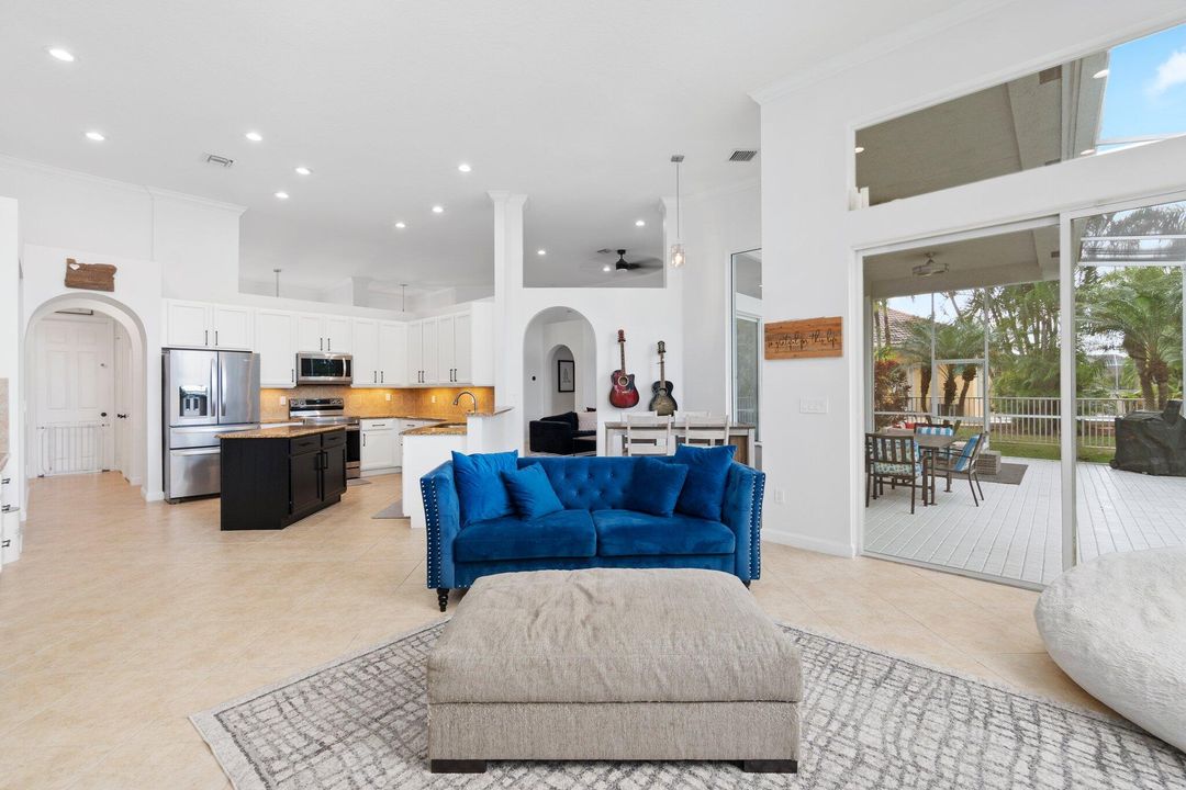 Active With Contract: $725,000 (4 beds, 3 baths, 2842 Square Feet)