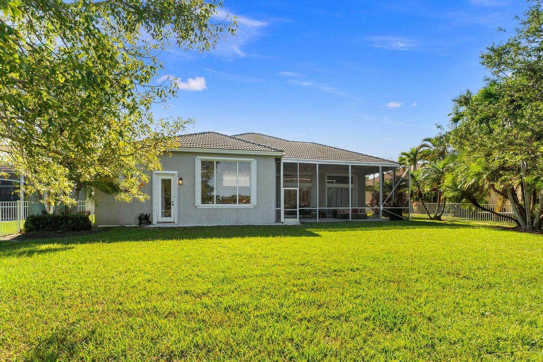 Active With Contract: $725,000 (4 beds, 3 baths, 2842 Square Feet)