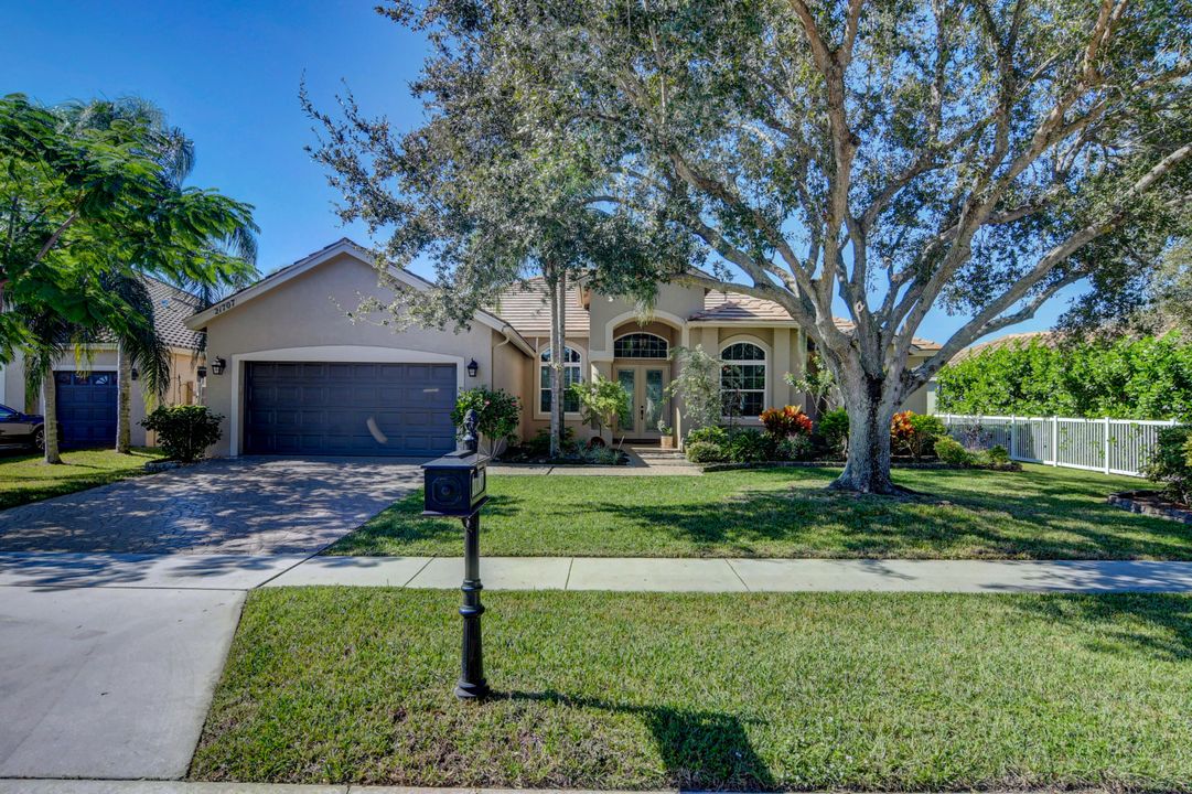 Active With Contract: $6,000 (4 beds, 3 baths, 2731 Square Feet)