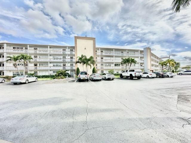 Recently Sold: $139,000 (1 beds, 1 baths, 752 Square Feet)