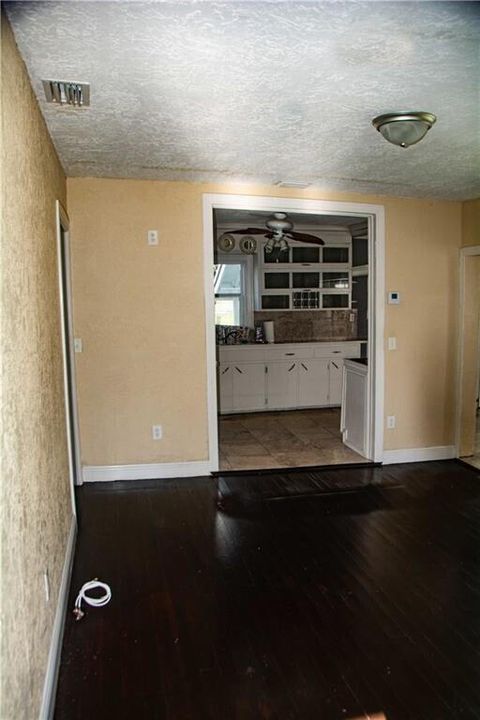 Recently Rented: $1,500 (2 beds, 2 baths, 893 Square Feet)