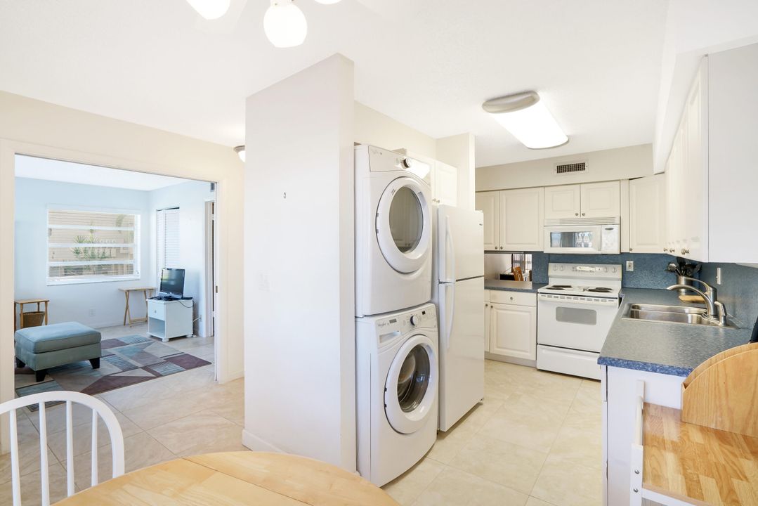 Active With Contract: $220,000 (2 beds, 2 baths, 1125 Square Feet)