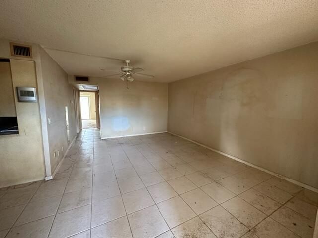 Recently Sold: $110,000 (2 beds, 1 baths, 880 Square Feet)