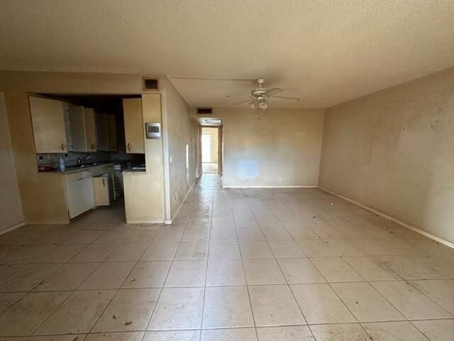 Recently Sold: $110,000 (2 beds, 1 baths, 880 Square Feet)