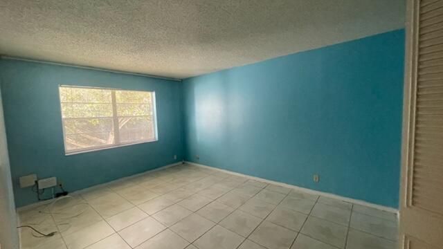 Active With Contract: $129,000 (2 beds, 2 baths, 888 Square Feet)
