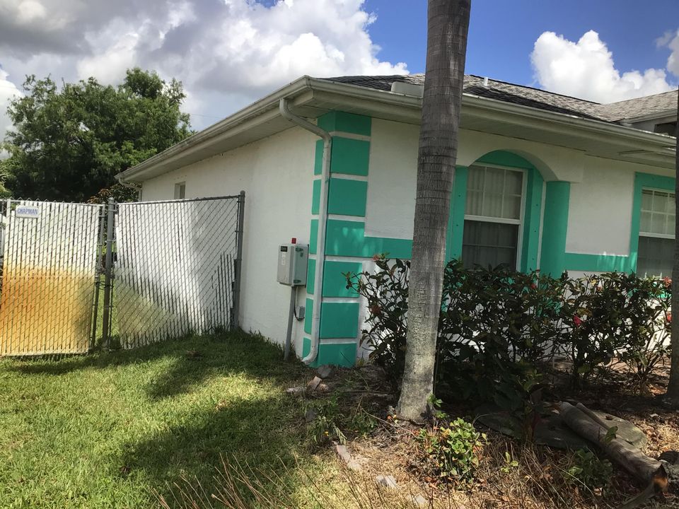 Recently Sold: $2,800 (3 beds, 2 baths, 2058 Square Feet)