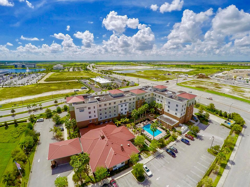 Active With Contract: $750,000 (3 beds, 2 baths, 2446 Square Feet)