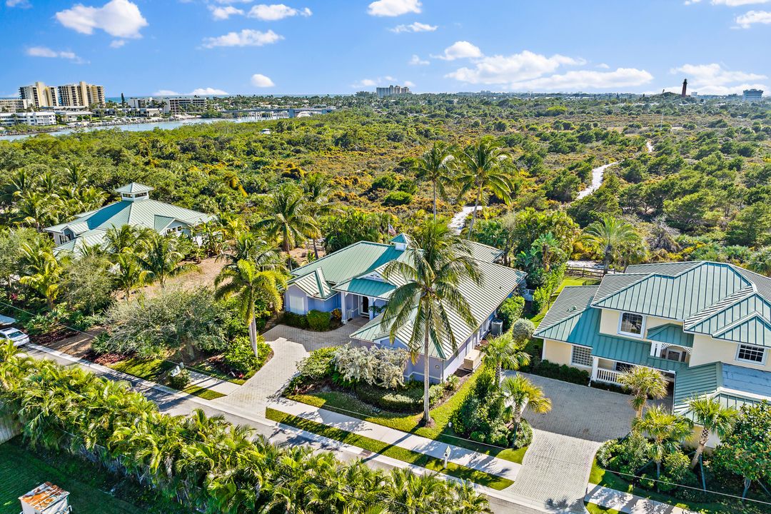 Active With Contract: $1,790,000 (3 beds, 3 baths, 2433 Square Feet)