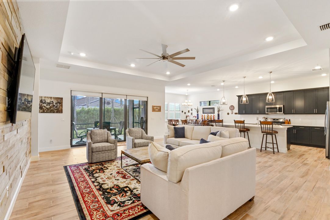 Active With Contract: $645,000 (3 beds, 3 baths, 2543 Square Feet)