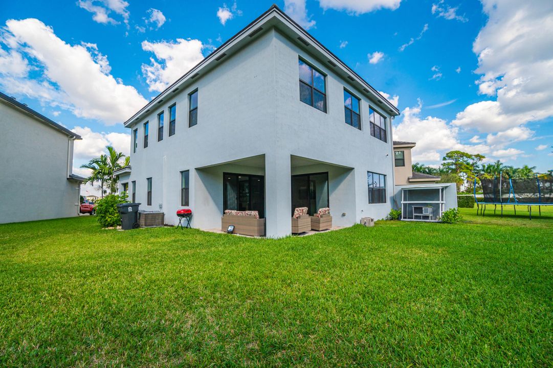 Active With Contract: $700,000 (4 beds, 3 baths, 2886 Square Feet)